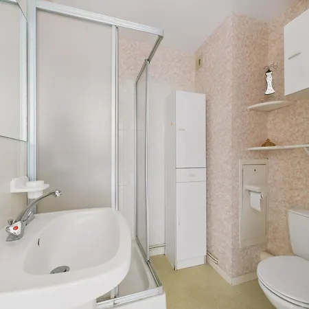 4 Personnes Vue Et Balcon شقة بورنيك